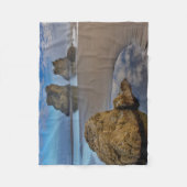 オレゴン2バンドンのバンドンビーチの海上スタック フリースブランケット (正面)