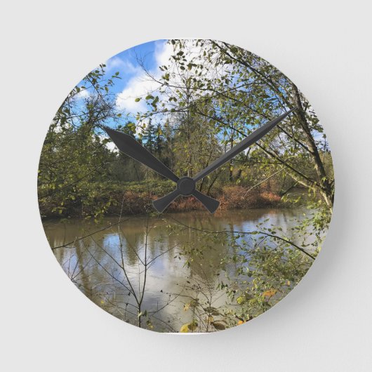 オレゴン・チュアラテン川 ラウンド壁時計 (正面)