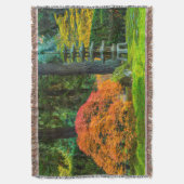 オレゴ日本のン州ポートランドの秋の庭 スローブランケット (正面縦)