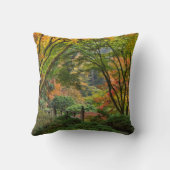 オレゴ日本のン4州ポートランドの秋の庭園 クッション (裏面)
