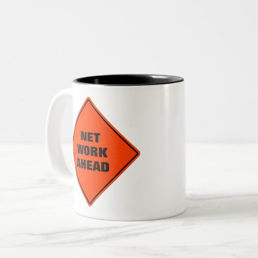 オレンジおもしろい色のネット作業の前に注意の道路標識2- ツートーンマグカップ (正面左)