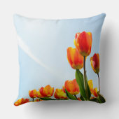 オレンジおよび赤いチューリップ下方から クッション (裏面)