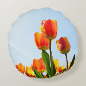 オレンジおよび赤いチューリップ下方から ラウンドクッション (裏面)