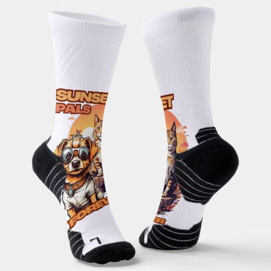 オレンジとピンクのペットの漫画のシーン ソックス (傾斜あり)