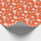 オレンジとホワイトバレーボールパターン（の模様が）ある ラッピングペーパー (角)