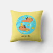 オレンジと水の中のキャピバラ クッション (裏面)