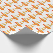オレンジと白のトラフィックマーカーの建築作業 ラッピングペーパー (角)