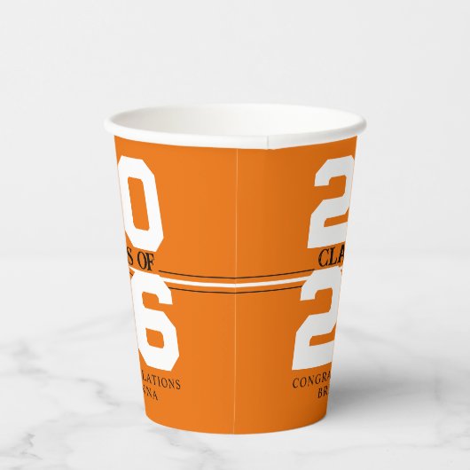 オレンジと白の卒業生パーソナライズされた成 紙コップ (右)