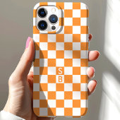 オレンジと白の市松模様のモノグラム Case-Mate iPhoneケース