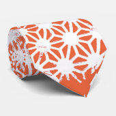 オレンジと白の幾何学的パターン ネクタイ (ロール)