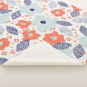 オレンジと青モダンの花模様 シェルパブランケット (3/4)