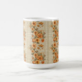 オレンジと黄色の花を持つベージュの秋 コーヒーマグカップ (中央)