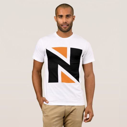 オレンジと黒の文字NメンズTシャツ Tシャツ (正面フル)