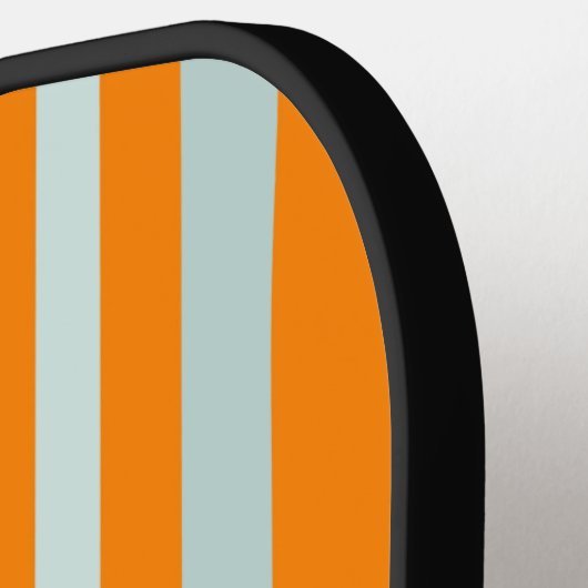 オレンジに灰色がかった灰色のストライプ緑の線の ピックルボールラケット (左詳細)