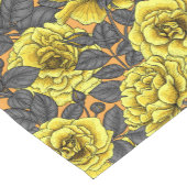 オレンジに灰色の葉バラの黄色 ショートテーブルランナー (コーナー)