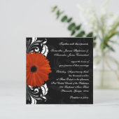 オレンジのゲルベラ ダリア ブラックとホワイトのスクロール 招待状 (スタンド正面)