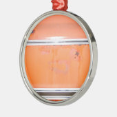 オレンジのシェビートラックドア メタルオーナメント (左)