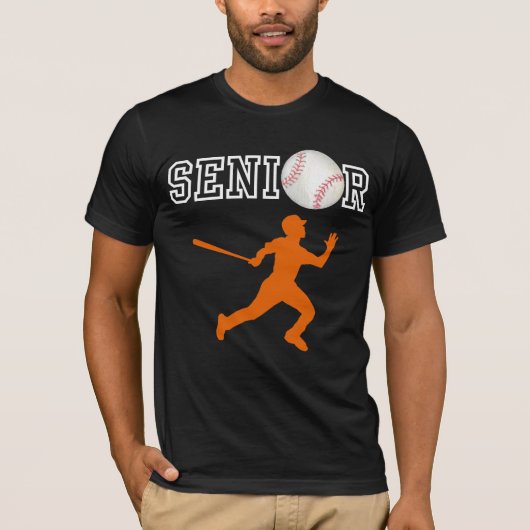 オレンジのシルエットのシニア野球選手 Tシャツ (正面)