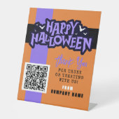 オレンジのハロウィーンのビジネスをトランクまたは治療ありがとう 台座サイン (正面)