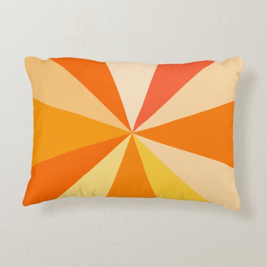 オレンジのポップアートのモダン60sファンキーで幾何学的な光線 アクセントクッション (裏面)