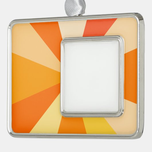 オレンジのポップアートのモダン60sファンキーで幾何学的な光線 シルバープレートフレームオーナメント (左)