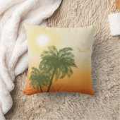 オレンジの太陽と緑のヤシの木　トロピカルな夏 クッション (ブランケット)
