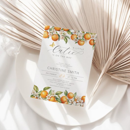 オレンジの小さなかわいこちゃんは赤ちゃんシャワーの途中にある 招待状