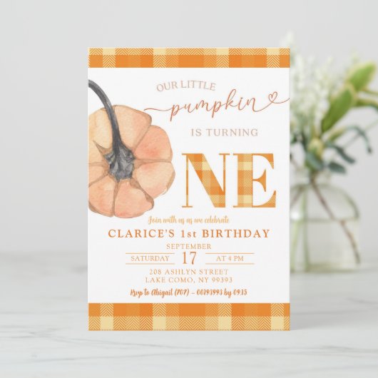 オレンジの格子私たちの小さなカボチャは1を回している 招待状 (スタンド正面)