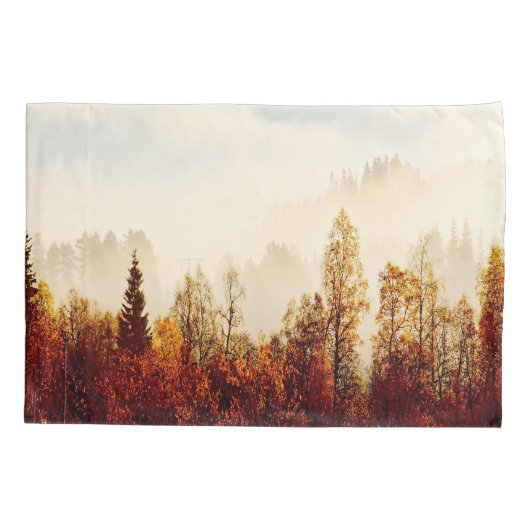 オレンジの秋林と朝霧の霧 枕カバー (裏面)