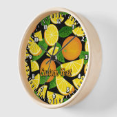 オレンジの背景 壁時計 (傾斜)