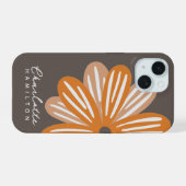 オレンジの花のカスタムネーム iPhone 15ケース (裏面横)