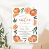 オレンジの赤ちゃんかわいこちゃんがシャワーを浴びる途中にある 招待状