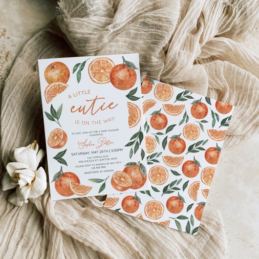 オレンジの赤ちゃんかわいこちゃんがシャワーを浴びる途中にある 招待状