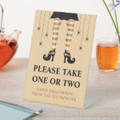 オレンジの魔女の脚ハロウィーントリックまたはトレーターのノート 台座サイン (インサイチュ)