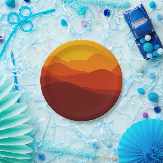 オレンジは山のシルエット上の日没にある調子を与えます ペーパープレート (パーティー)