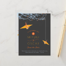 オレンジぶら下がった色の折り紙紙クレーンが日付を保存