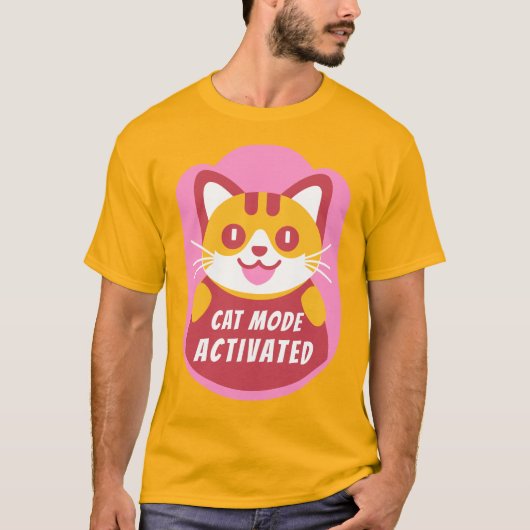 オレンジまたは黄色の縞模様の子猫＋カスタムテキスト Tシャツ (正面)