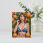 オレンジを持つ美しい女性 ポストカード (スタンド正面)