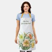 オレンジアンドイエローデイリリーフローラ植物学プリント エプロン (着用した状態)