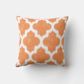 オレンジイカットのクローバーのクラシックでモダンな幾何学的 クッション (裏面)