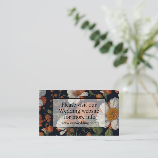 オレンジエレガント色の白フローラ花QRコード エンクロージャーカード (スタンド正面)