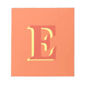 オレンジエレガント色の赤3Dイニシャル文字 |コーラル ノートパッド (正面)