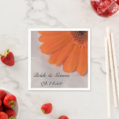 オレンジガーベラデイジーとホワイトサテン結婚ズ スタンダードカクテルナプキン (インサイチュ)