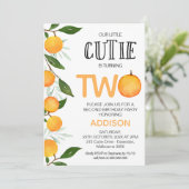 オレンジグリーン私たちの小さなかわいこちゃん2nd誕生日 招待状 (スタンド正面)