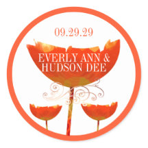 オレンジコーラルボホのまわりにポピー