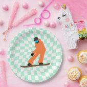 オレンジスーツを着たフリーライド市松模様にスノーボーダー ペーパープレート (パーティー)