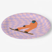 オレンジスーツを着たフリーライド市松模様にスノーボーダー ペーパープレート (アングル)