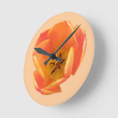 オレンジチューリップの壁掛け時計 ラウンド壁時計 (傾斜)