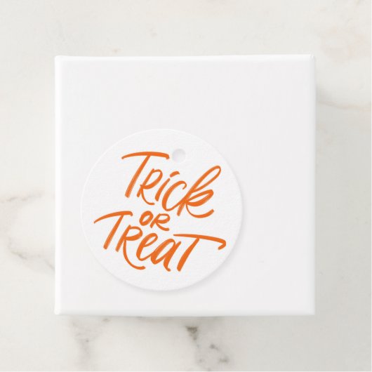 オレンジトリックまたはトリートハンドレタリングハロウィーン フェイバータグ (インサイチュ)