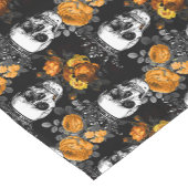 オレンジバラが付いている戴冠させたスカル ショートテーブルランナー (コーナー)